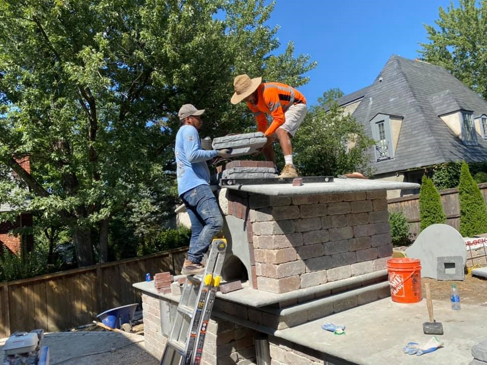 how-to-find-masons-for-your-outdoor-kitchen-project